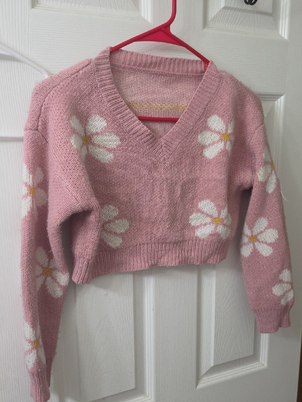 SHEIN Pink Daisy V-Neck Cropped Knit Pullover